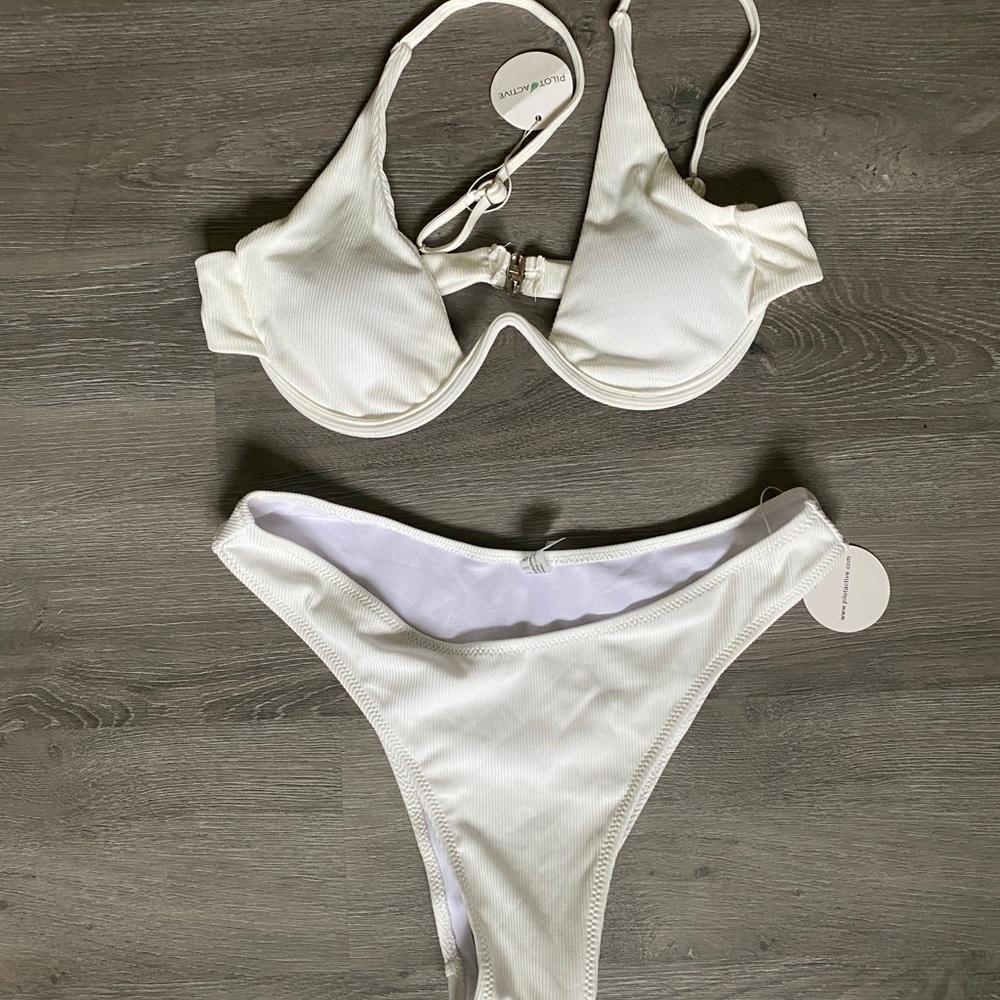 Pilot Active | Underwire V Bikini